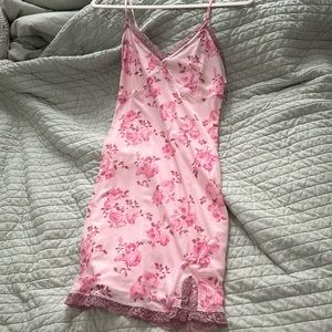 Bundle 4 for $25💕
Floral  dress